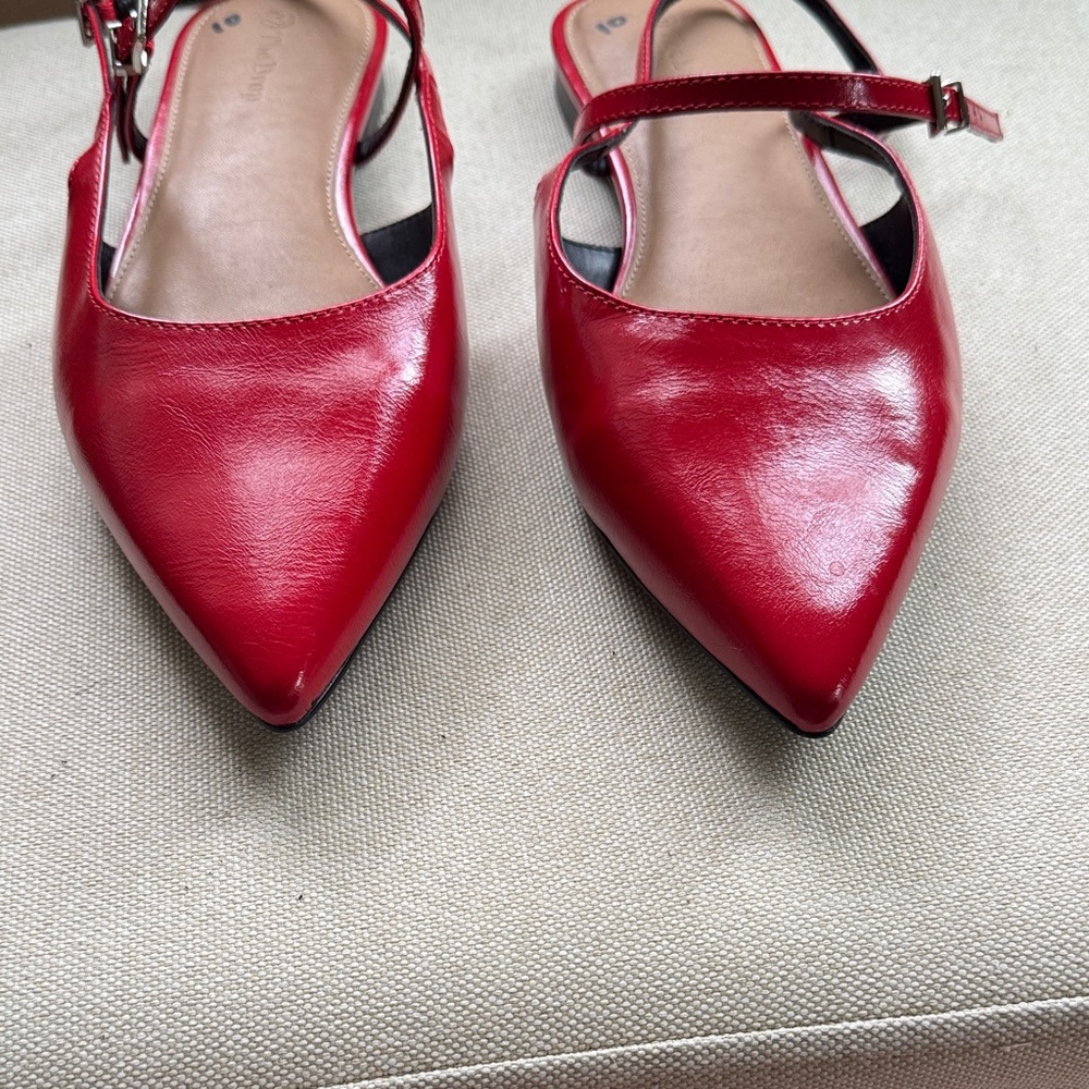 Chic Red Slingback Heels